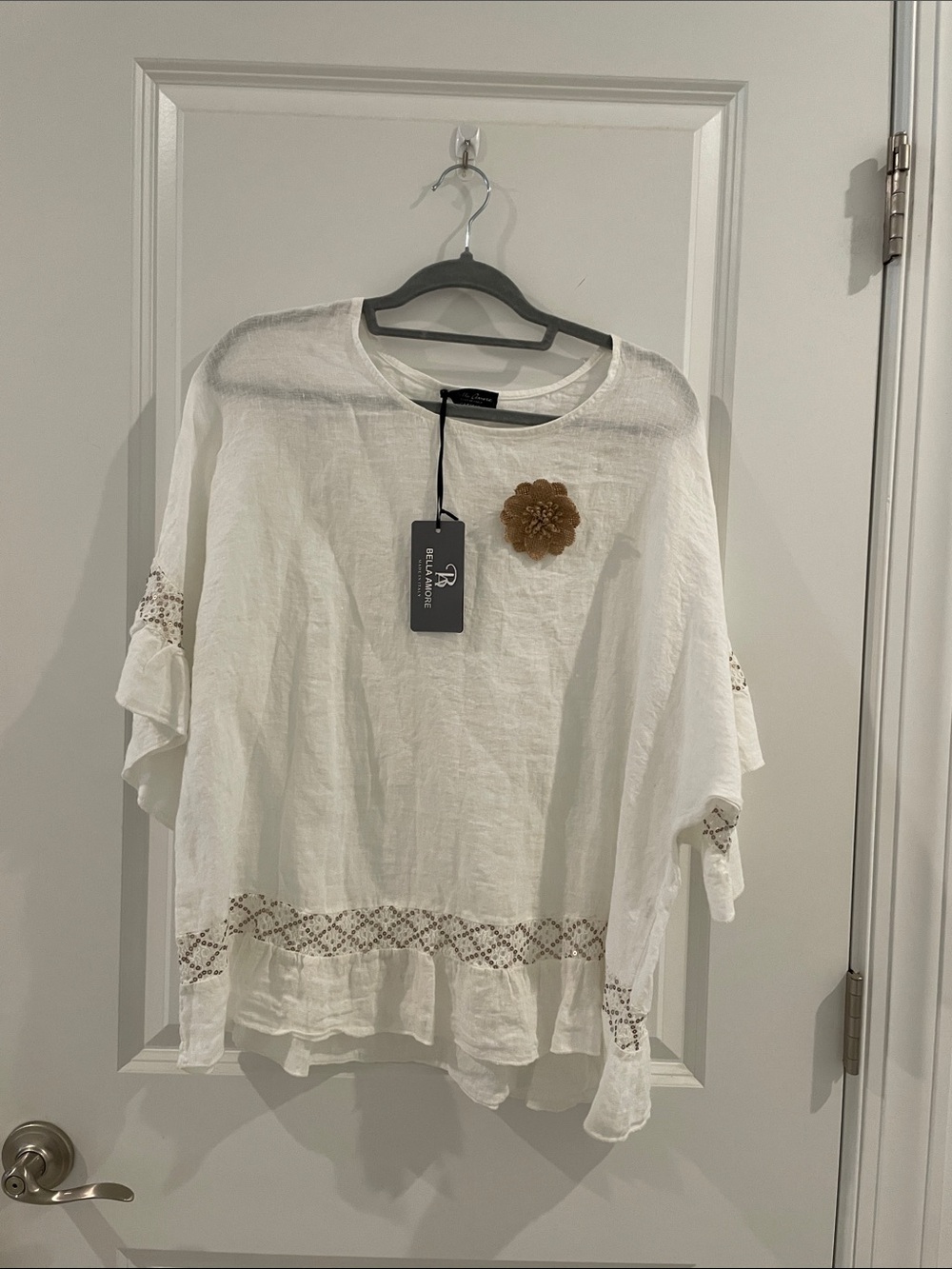 Brand New!! NWT Bella More  White Linen Crochet-Trim Peasant Top